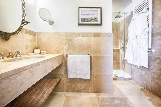 Classic Tek Büyük Yataklı Oda