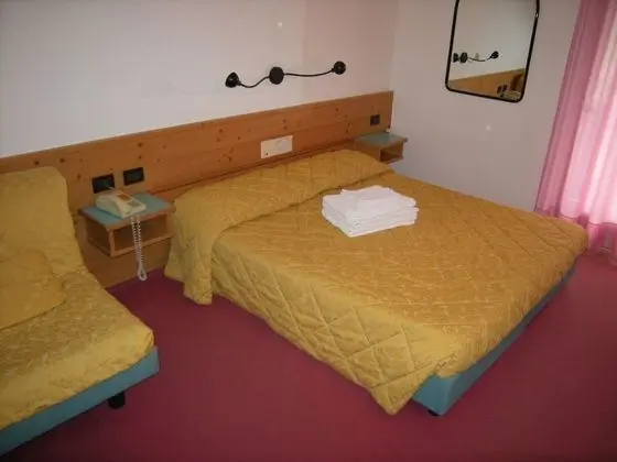 Tek Büyük veya İki Ayrı Yataklı Oda