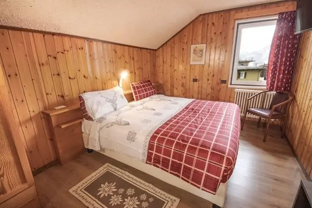 Comfort Tek Büyük veya İki Ayrı Yataklı Oda