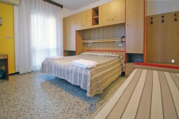 Üç Kişilik Oda