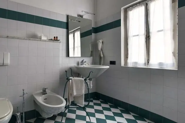 Junior Süit (Castalderia)