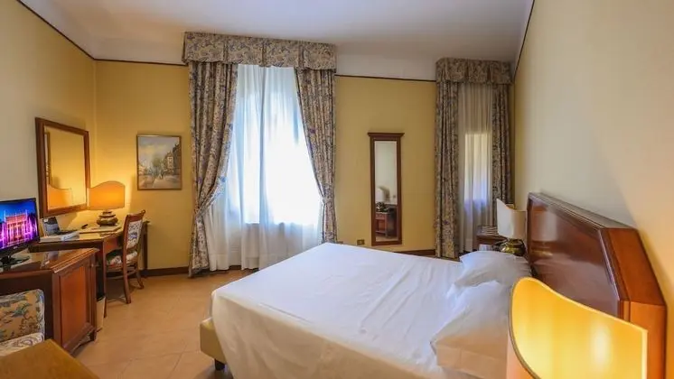 Tek Büyük Yataklı Oda