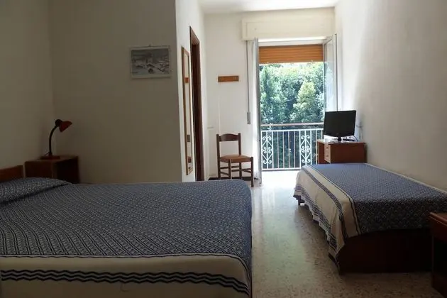 Standard Üç Kişilik Oda, Vadi Manzaralı