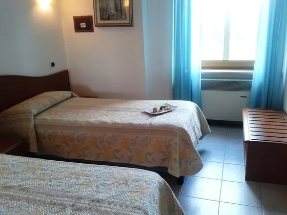 Standard Tek Büyük veya İki Ayrı Yataklı Oda