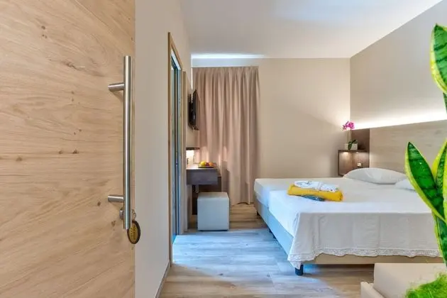 Comfort Tek Büyük Yataklı Oda