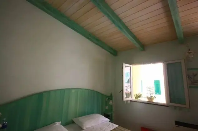 Tek Büyük veya İki Ayrı Yataklı Oda (dependance)