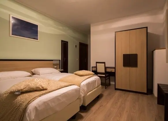Standard Tek Büyük veya İki Ayrı Yataklı Oda