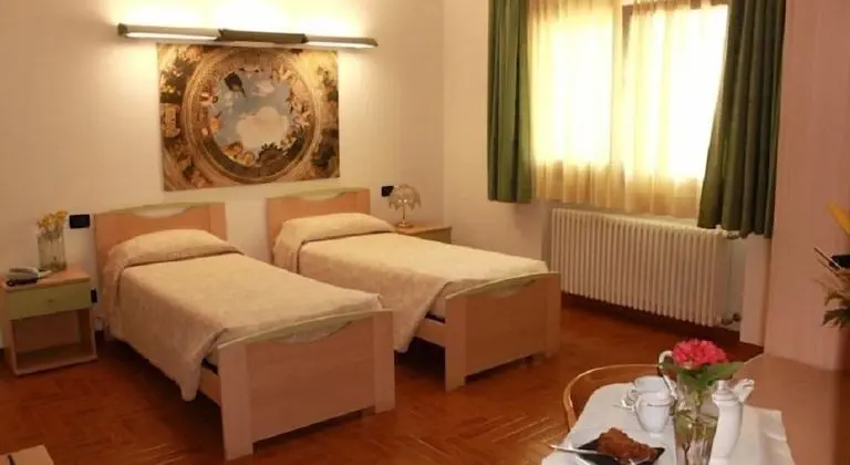 Tek Büyük veya İki Ayrı Yataklı Oda