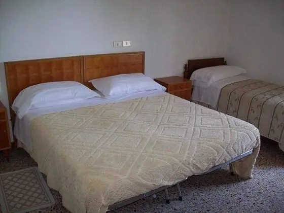 Üç Kişilik Oda, Tepe Manzaralı