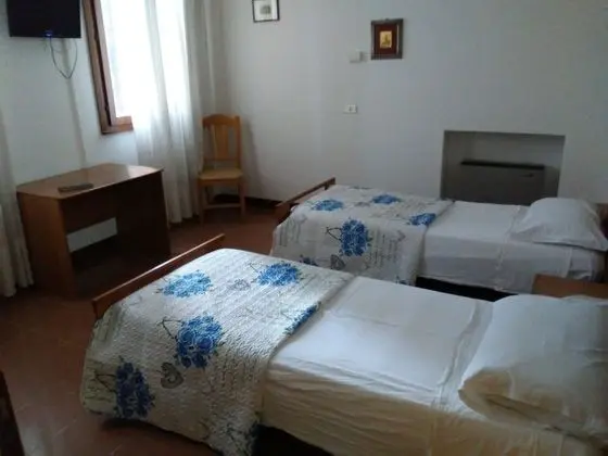 Classic Tek Büyük veya İki Ayrı Yataklı Oda