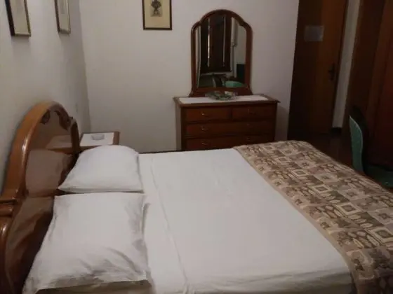 Classic Tek Büyük veya İki Ayrı Yataklı Oda