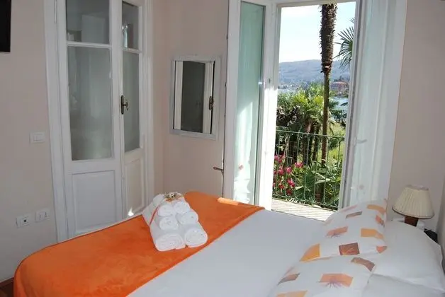 Basic Tek Büyük Yataklı Oda, 1 Büyük (Queen) Boy Yatak, Göl Manzaralı, Köşe