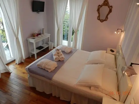 Tek Büyük Yataklı Oda, 1 Büyük (Queen) Boy Yatak, Balkon, Göl Manzaralı