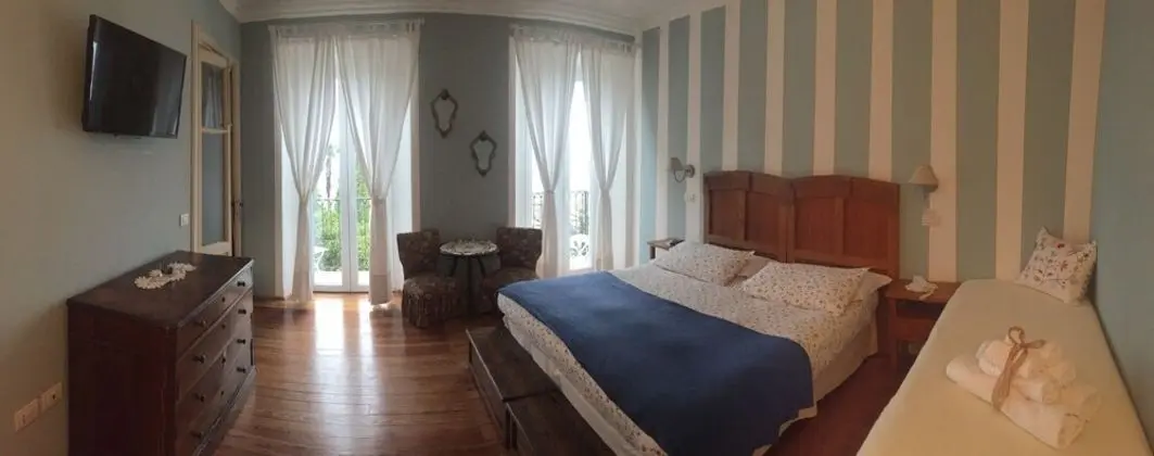 Tek Büyük Yataklı Oda, 1 Büyük (Queen) Boy Yatak, Balkon, Göl Manzaralı