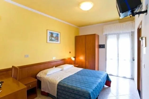 Classic Tek Büyük veya İki Ayrı Yataklı Oda