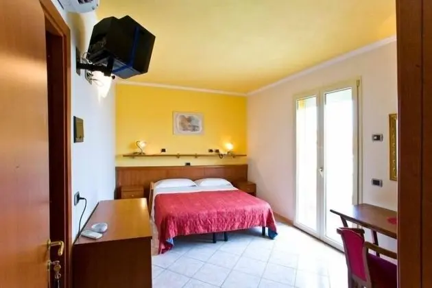 Classic Tek Büyük veya İki Ayrı Yataklı Oda