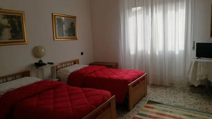 Tek Büyük veya İki Ayrı Yataklı Oda