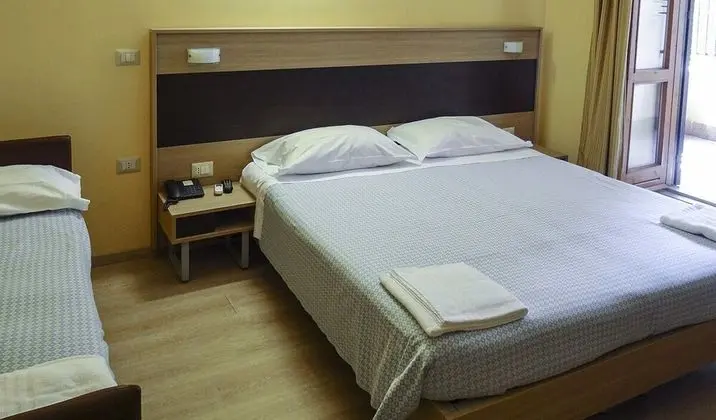 Tek Büyük veya İki Ayrı Yataklı Oda