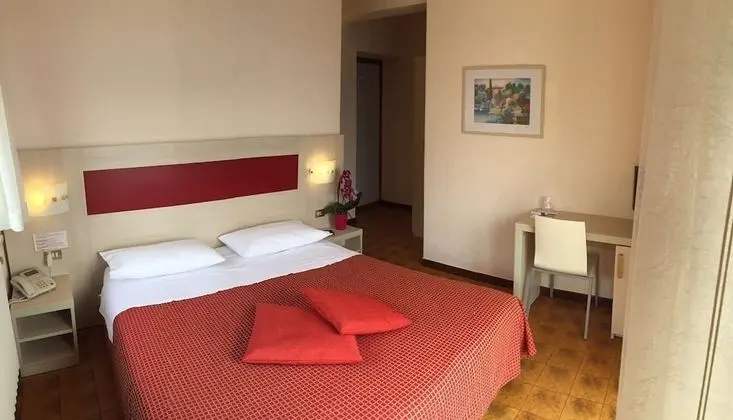 Tek Büyük Yataklı Oda, Göl Manzaralı