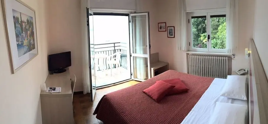 Tek Büyük Yataklı Oda, Göl Manzaralı