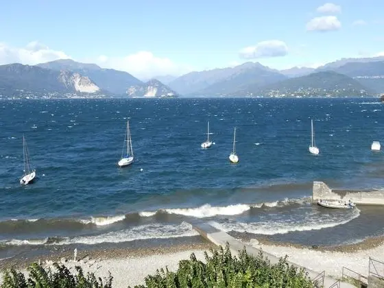 Tek Büyük Yataklı Oda, Göl Manzaralı