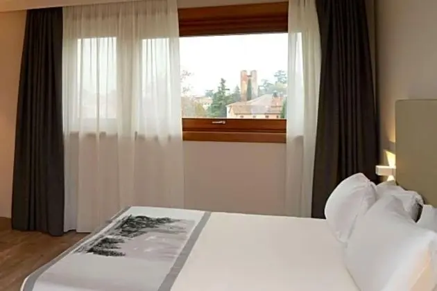 Standard Oda, 3 Tek Kişilik Yatak