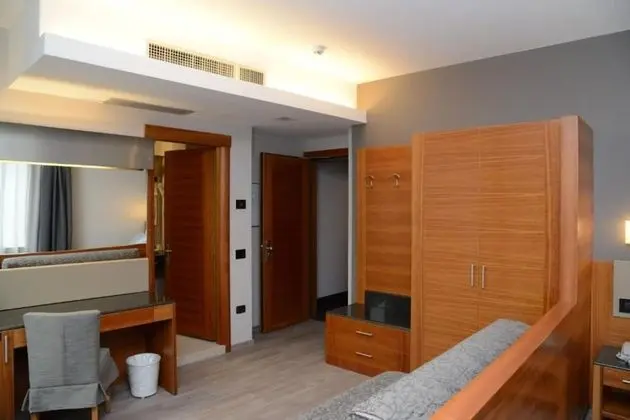 Süit, 1 En Büyük (King) Boy Yatak ve Çekyat, Balkon (with Sofabed)