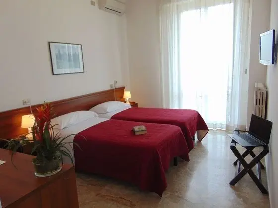 Tek Büyük Yataklı Oda, Balkon