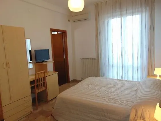 Tek Büyük Yataklı Oda, Balkon