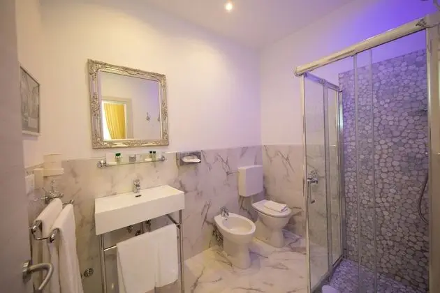 Deluxe Tek Büyük veya İki Ayrı Yataklı Oda