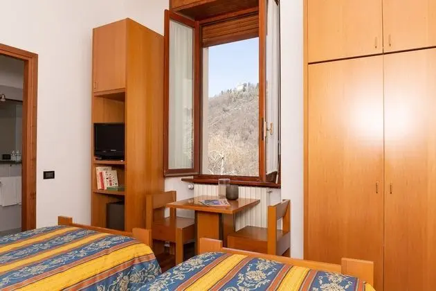 Deluxe Tek Büyük veya İki Ayrı Yataklı Oda, Göl Manzaralı