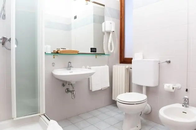 Deluxe Tek Büyük veya İki Ayrı Yataklı Oda, Göl Manzaralı