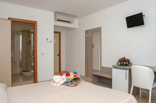 Standard Büyük Yataklı Tek Kişilik Oda