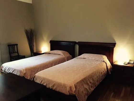 Büyük Yataklı Tek Kişilik Oda