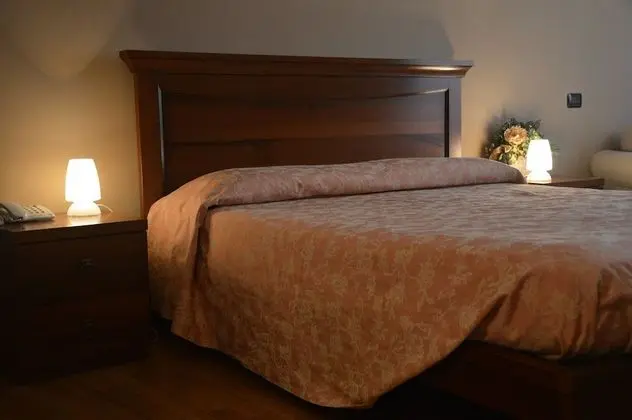 Büyük Yataklı Tek Kişilik Oda