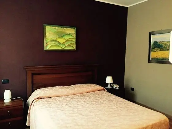 Büyük Yataklı Tek Kişilik Oda