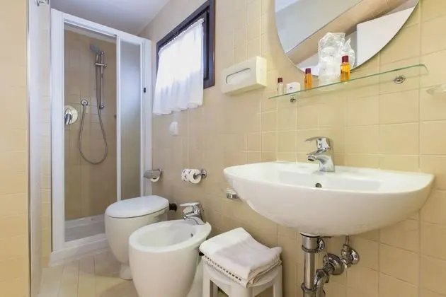 Economy Tek Büyük Yataklı Oda