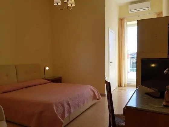 Üç Kişilik Oda