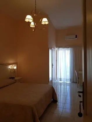 Üç Kişilik Oda