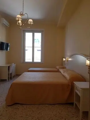 Üç Kişilik Oda