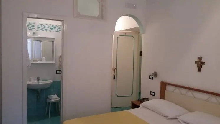 Üç Kişilik Oda