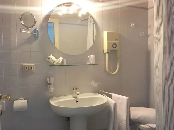 Standard Tek Büyük veya İki Ayrı Yataklı Oda