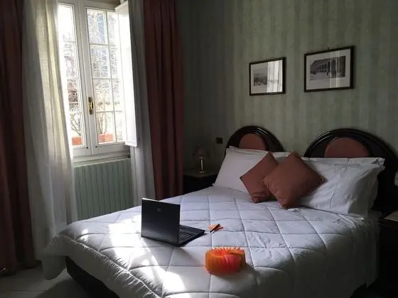 Büyük Yataklı Tek Kişilik Oda