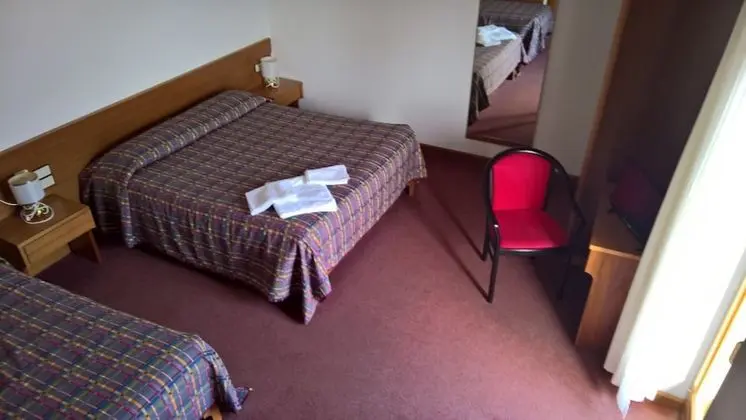 Tek Büyük veya İki Ayrı Yataklı Oda, Dağ Manzaralı