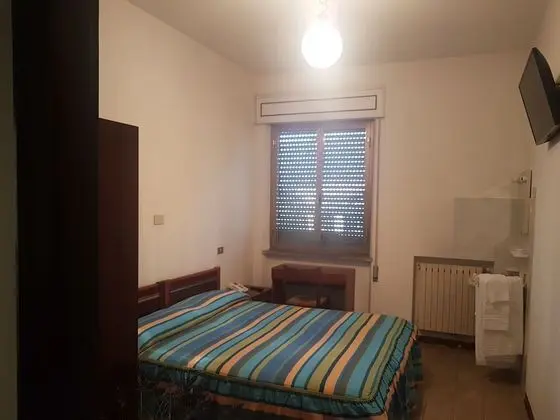 Tek Büyük Yataklı Oda, Ortak Banyo