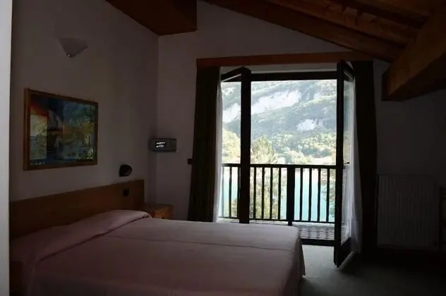 Tek Büyük Yataklı Oda, Göl Manzaralı