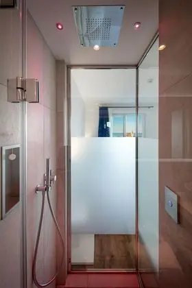 Comfort Tek Büyük Yataklı Oda, Deniz Manzaralı