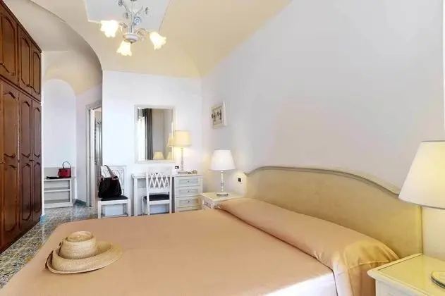 Comfort Tek Büyük Yataklı Oda, Balkon, Deniz Manzaralı