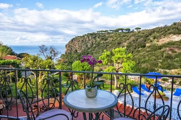 Comfort Tek Büyük Yataklı Oda, Balkon, Deniz Manzaralı