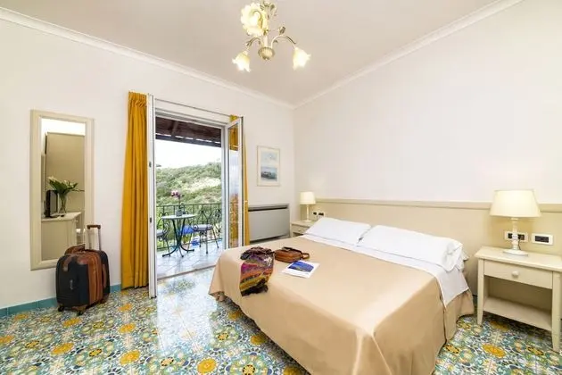 Comfort Tek Büyük Yataklı Oda, Balkon, Deniz Manzaralı